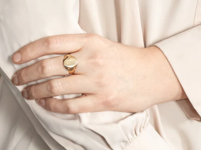 Market Square Jewelers Victorian Scrolling Gold Signet Ring Rings